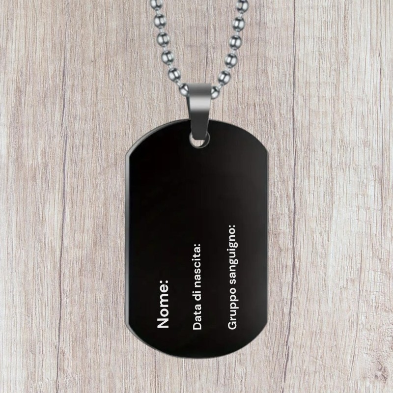 Black nameplate engraved with name and blood type | Tattà