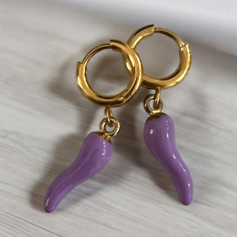 Orecchini dorati in acciaio inossidabile con cornicello lilla