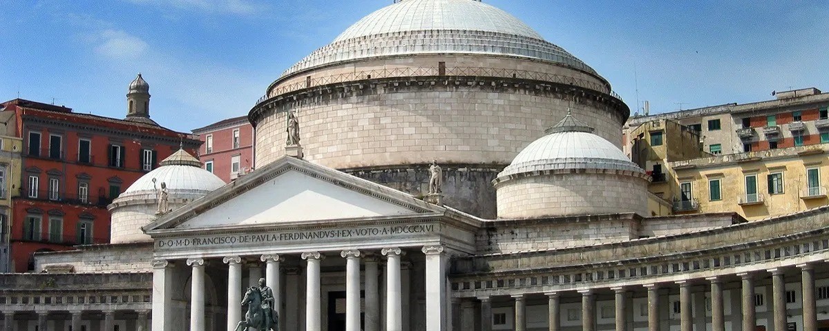 La Basilica Reale Pontificia di San Francesco di Paola La Basilica Reale Pontificia di San Francesco di Paola