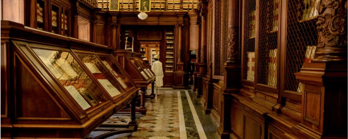 La Biblioteca Nazionale di Napoli: la più grande del Sud Italia! La Biblioteca Nazionale di Napoli: la più grande del Sud Italia!