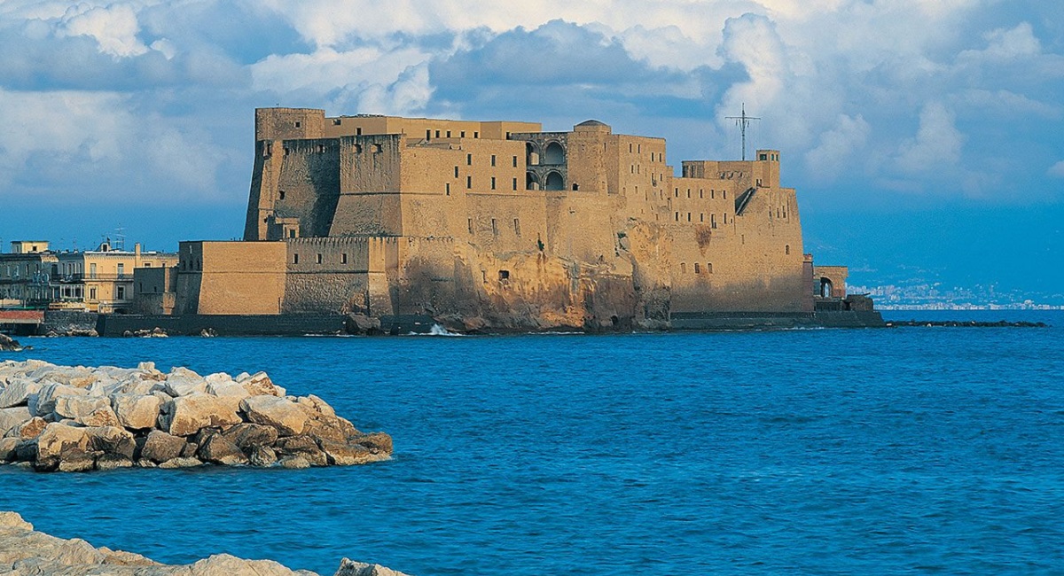 Castel dell'Ovo: emersi i resti di un antico porto greco