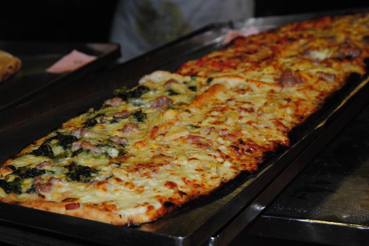 La Penisola Sorrentina e l'invenzione della pizza al metro