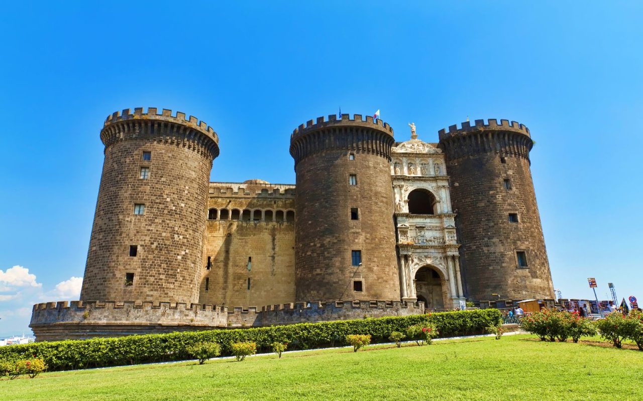 Il rinascimento francese a Napoli: il Castel Nuovo e il Borgo Orefici